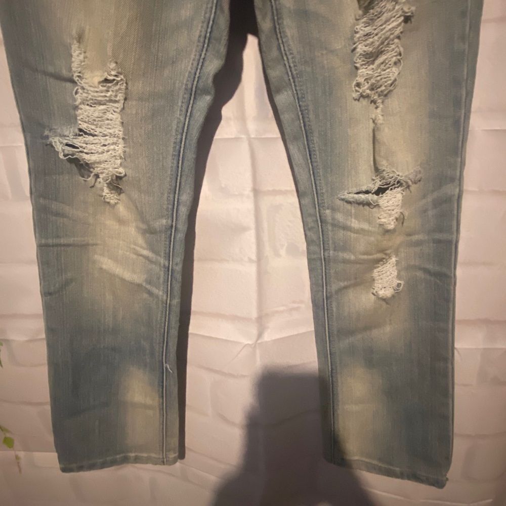 ALMOST FAMOUS LOW RISE JEANS - Picture 4 of 10